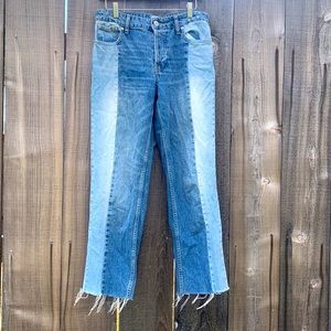 BDG Jessye Two Toned Raw Hem Straight Leg Denim Jeans!